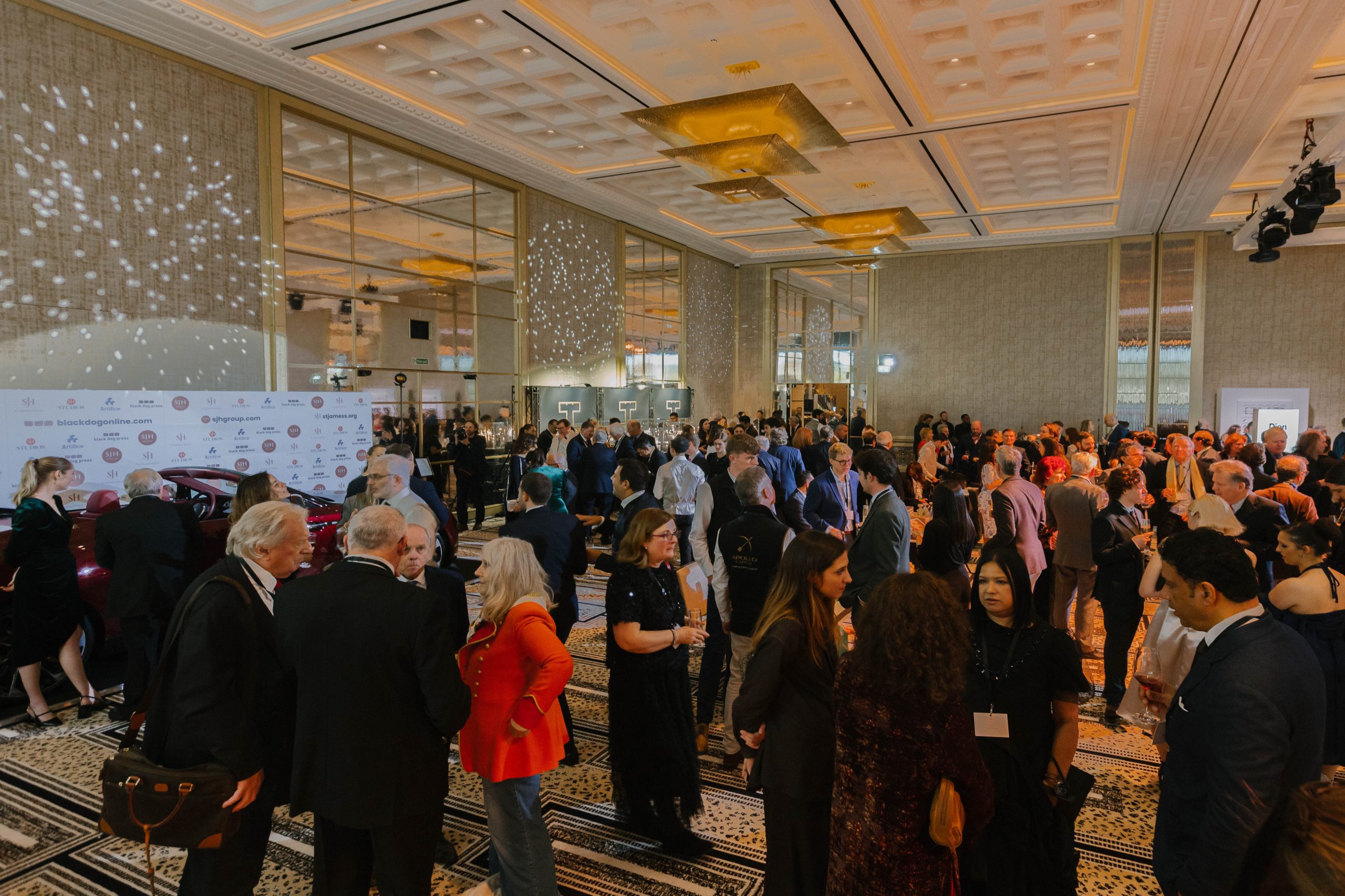 Guests at an SJH Events reception.
